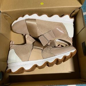 Sorel Kinetic Sneakers in natural tan, size 9.5